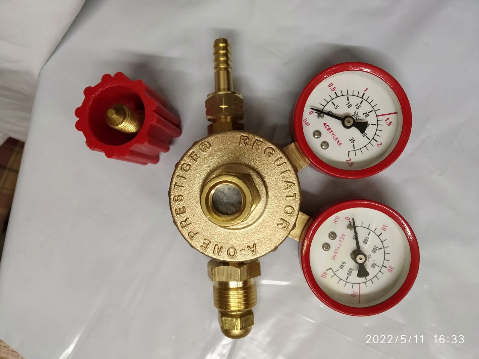 Single Stage Double Gauge Acetylene & D-A Gas Pressure Regulator A One Prestige - Image 3
